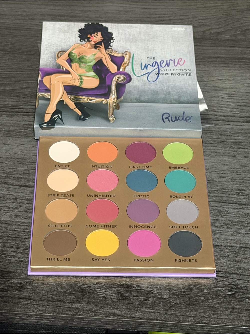 Makeup Bundle - Picture 2 of 6